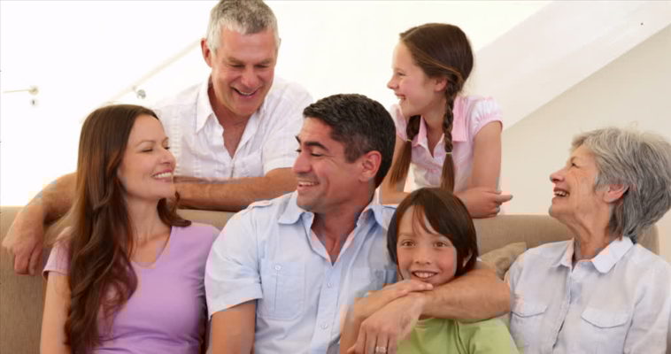 El Cuidado de los Nietos por los Abuelos: Beneficios y Límites