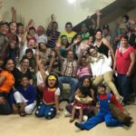 Familia numerosa niños y adultos