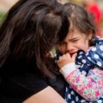 Frases que no debes decirle a tu hijo cuando llora