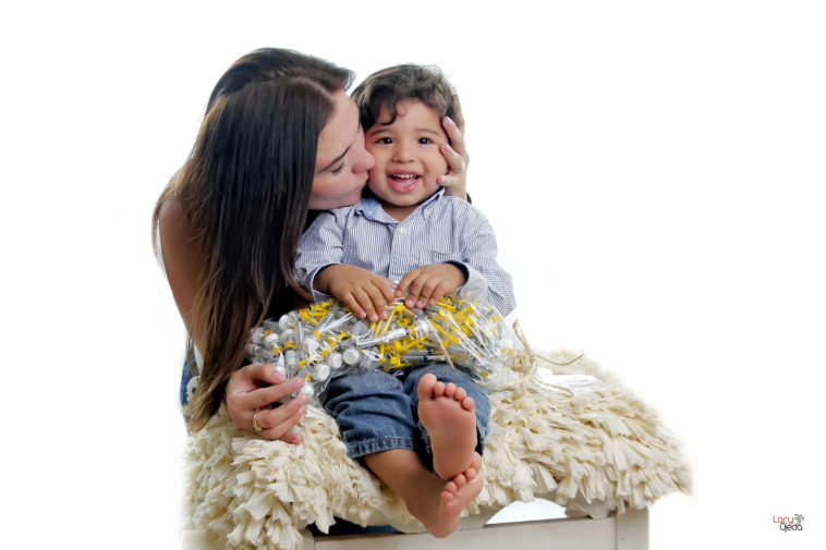 Estheisy Villareal besando su bebé