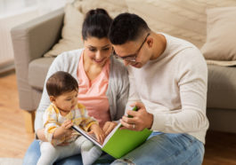 beneficios de leerle cuentos a los bebés