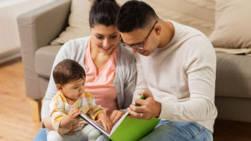 beneficios de leerle cuentos a los bebés