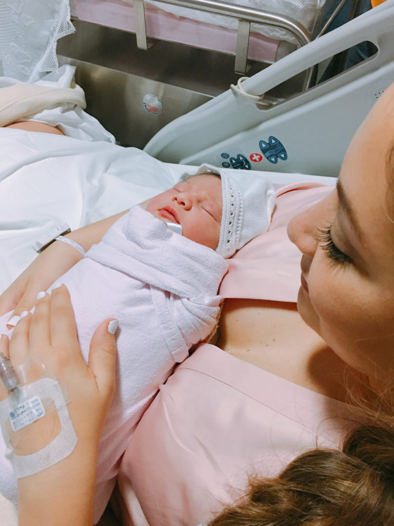 Isabeau Méndez comparte la historia de una mamá primeriza