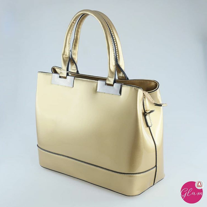 Las carteras y collares son aliados de todas las mamás