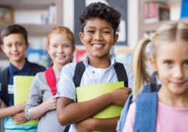 niños en la escuela