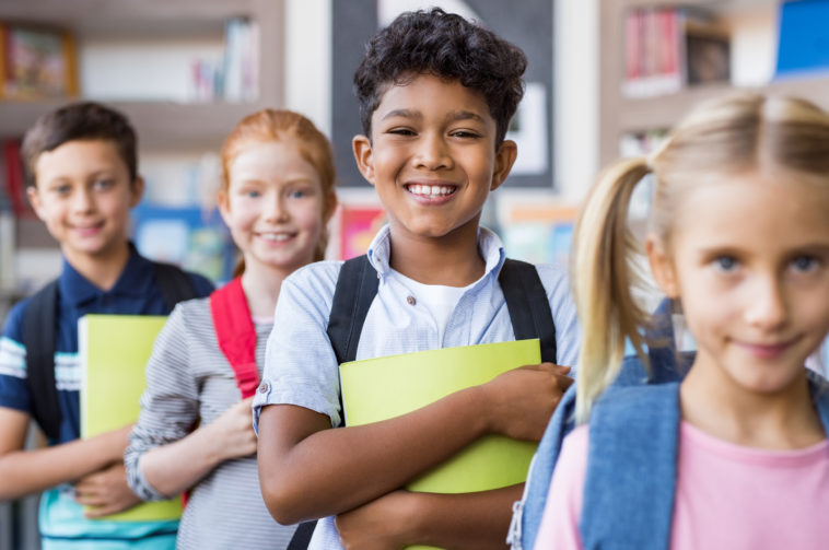 niños en la escuela