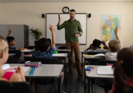 maestro en clases