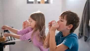 consumo de agua en los niños supermamas