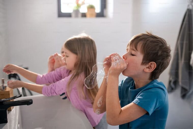 consumo de agua en los niños supermamas