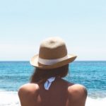 darte una escapadita supermamá - mujer en la playa