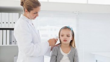 evaluación médica en niños