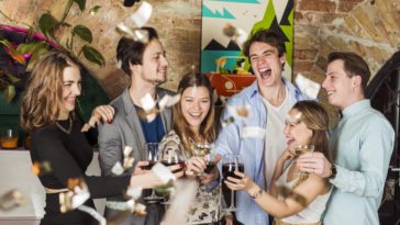 amigas en casa sin cocinar