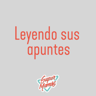 leyendo sus apuntes