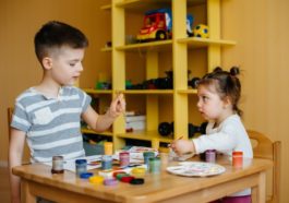 desarrollo infantil pandemia: aprendizaje y crecimiento personal niños confinamiento