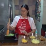 tortilla española con salchichas: receta desayuno huevos y papas fácil