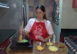 tortilla española con salchichas: receta desayuno huevos y papas fácil