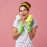 Trucos para limpiar y desinfectar el baño limpiando