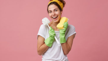 Trucos para limpiar y desinfectar el baño limpiando