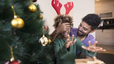 Ideas creativas para entregar regalos navideños - formas originales de sorprender en fiestas