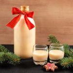 Receta tradicional ponche de huevo panameño con ron - bebida navideña caribeña casera