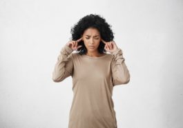 Dinos Cuánto Te Molestan Estos Sonidos Y Te Diremos La Edad De Tu Señora Interior