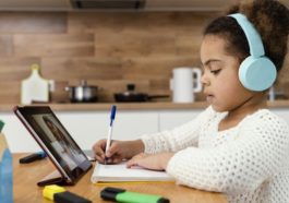 Niños regresando a clases después de la pandemia