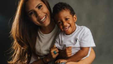 Karolina Rodríguez Llevo La Falda Y El Pantalón De La Casa