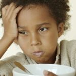 Tips manejo estrés infantil - guía bienestar emocional niños