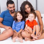 Técnicas meditación familiar bienestar - ejercicios relajación hogar conjunto