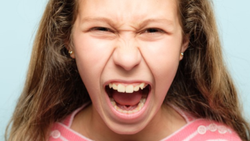 El Efecto de los Gritos en el Cerebro Infantil