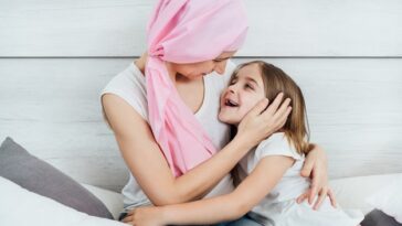 Comunicando cáncer a hijos - guía diálogo diagnóstico familiar infantil