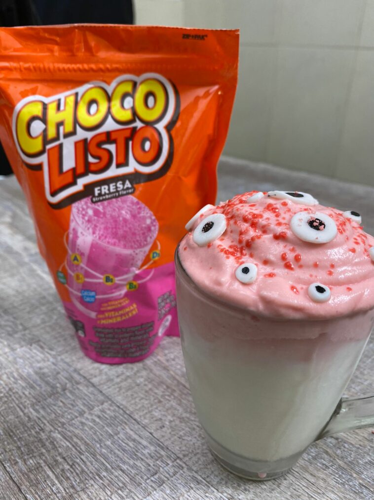 Bebida de Monstruo con Chocolisto de Fresa