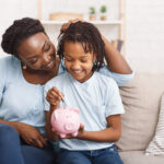 Educación financiera niños - consejos ahorro infantil familiar