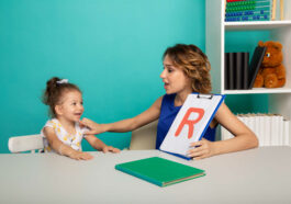 Señales de Alerta: ¿Cuándo Consultar un Fonoaudiólogo para tu Hijo? | Guía para Padres