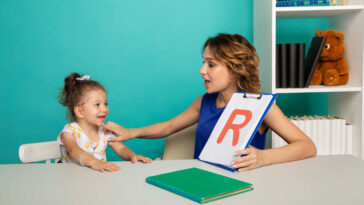 Señales de Alerta: ¿Cuándo Consultar un Fonoaudiólogo para tu Hijo? | Guía para Padres