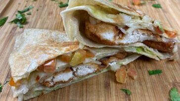 Wrap de pollo casero receta - sándwich enrollado fácil almuerzo