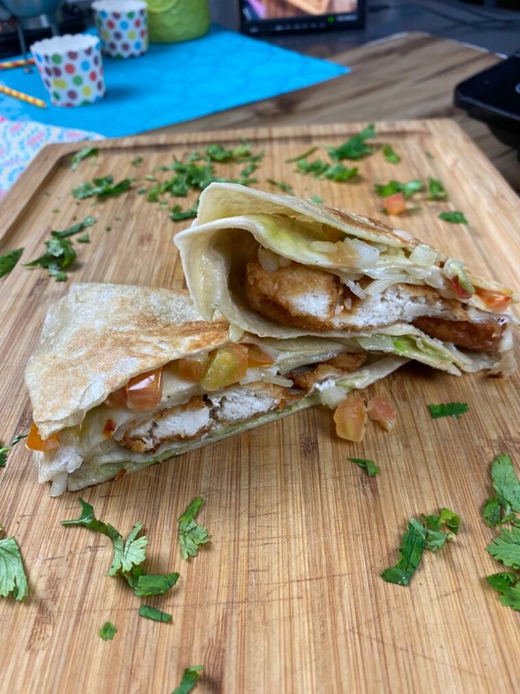 Wrap de pollo casero receta - sándwich enrollado fácil almuerzo