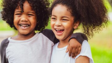 Rutina cabello rizado escolar - cuidado natural rizos infantiles