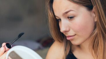 Maquillaje básico principiantes - productos esenciales belleza inicial