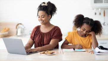 Ahorro fondo universitario familiar - planificación educación hijos futuro