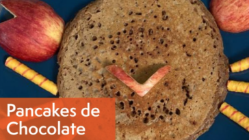 Pancakes caseros de chocolate - receta desayuno familiar dulce
