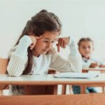 Manejo estrés escolar infantil - apoyo emocional estudiantes niños