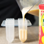 Paletas heladas caseras de frutas naturales y frescas