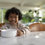 Cómo Crear El Hábito Que Mi Hijo Coma En La Mesa