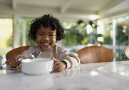 Cómo Crear El Hábito Que Mi Hijo Coma En La Mesa