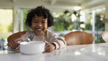 Cómo Crear El Hábito Que Mi Hijo Coma En La Mesa