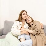 Cómo hablar con mi hijo sobre la pérdida de trabajo y la dificultad económica