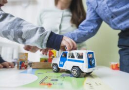 Cómo enseñar a tu hijo a compartir