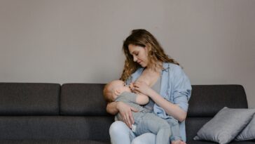 Cuánto debe comer mi bebé durante la lactancia