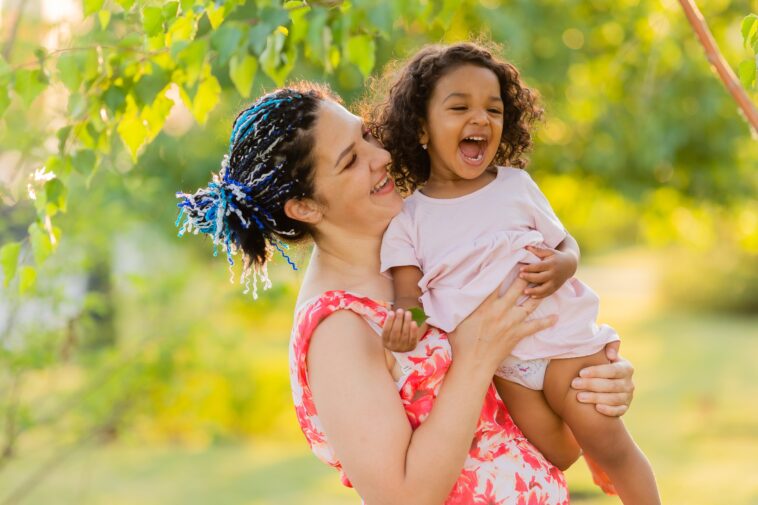 Maternidad plural: celebrando la diversidad familiar del siglo XXI